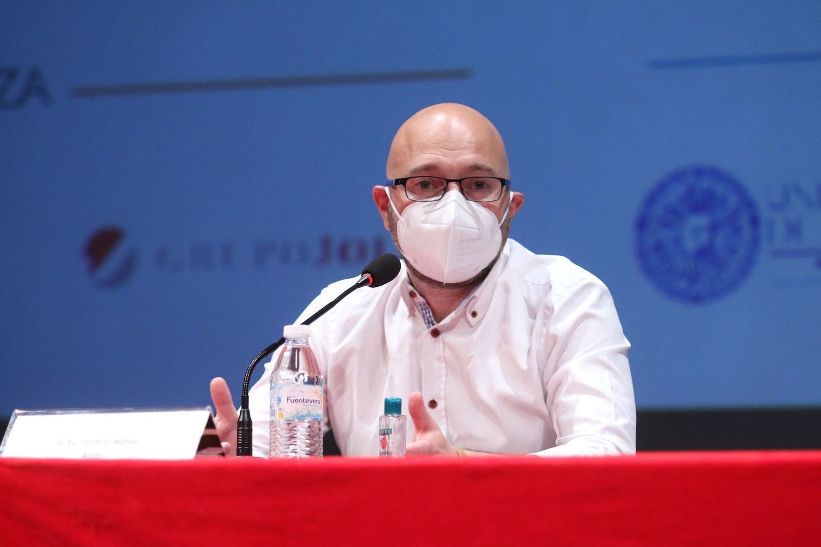 Fotogalería de Diario de los Libros, con Fernando J. Múñez y su obra 'Los diez escalones'