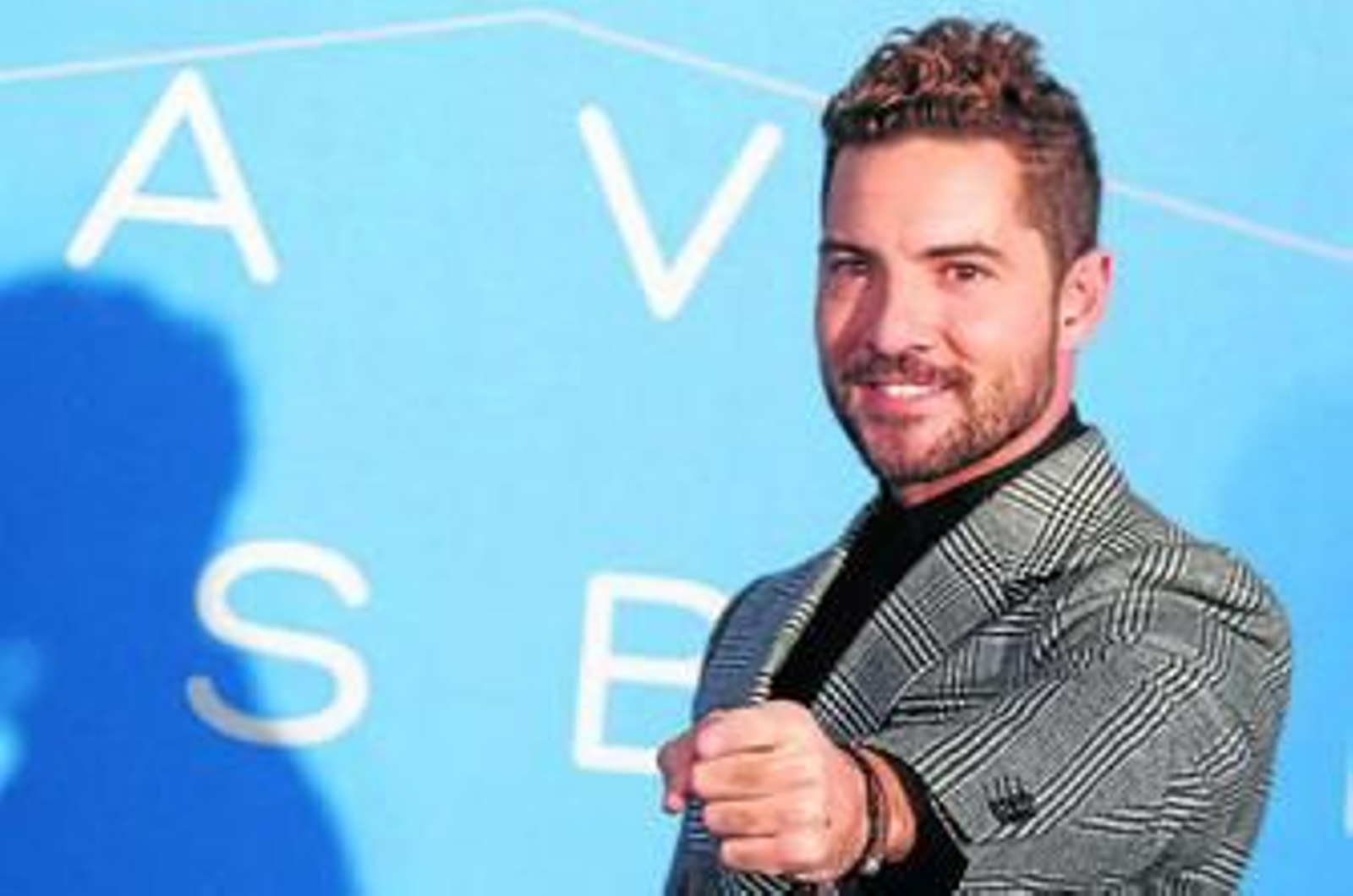 El intérprete presentó ayer el videoclip que lleva el mismo título del álbum.