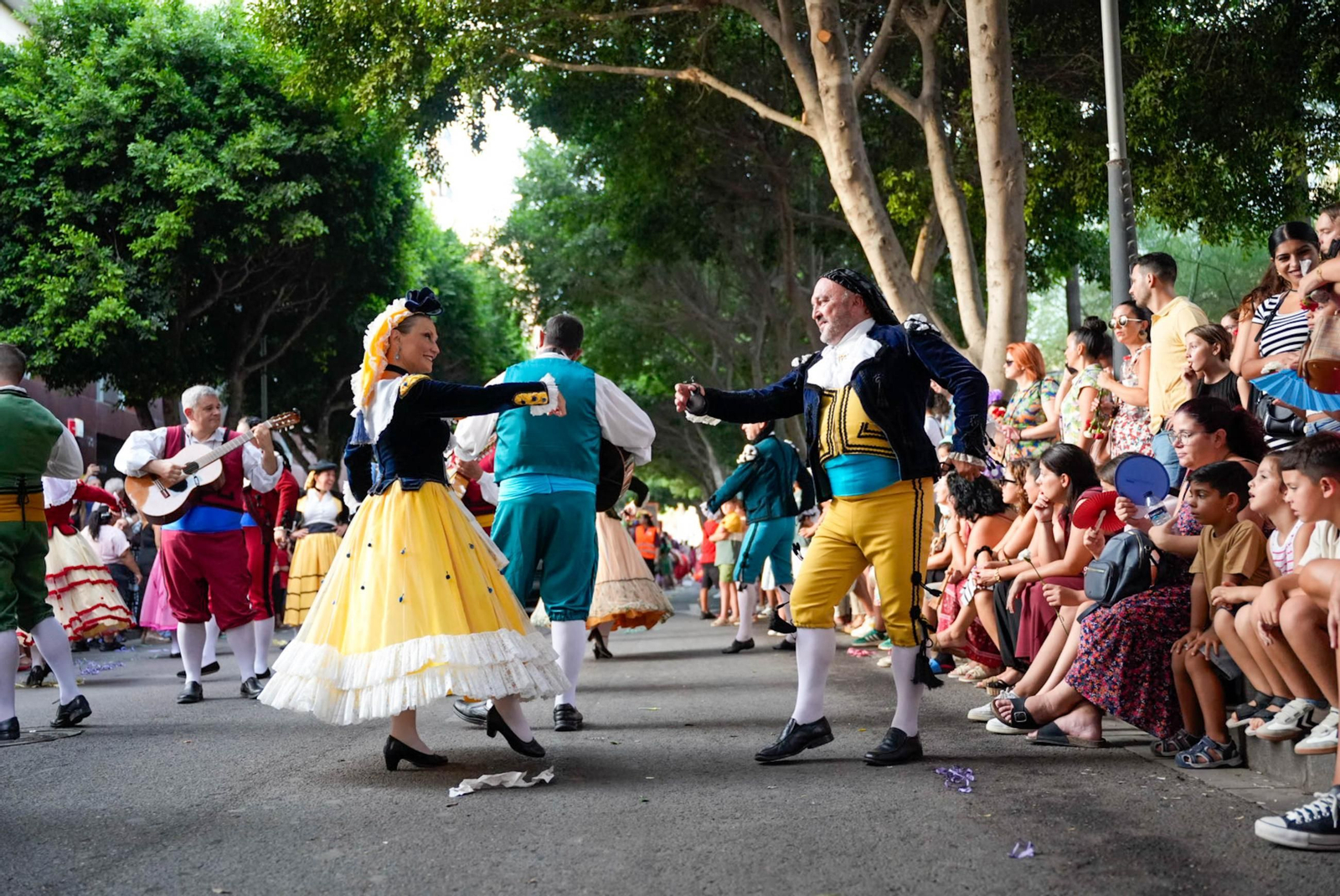 Así se ha vivido la Batalla de Flores en la Feria de Almería