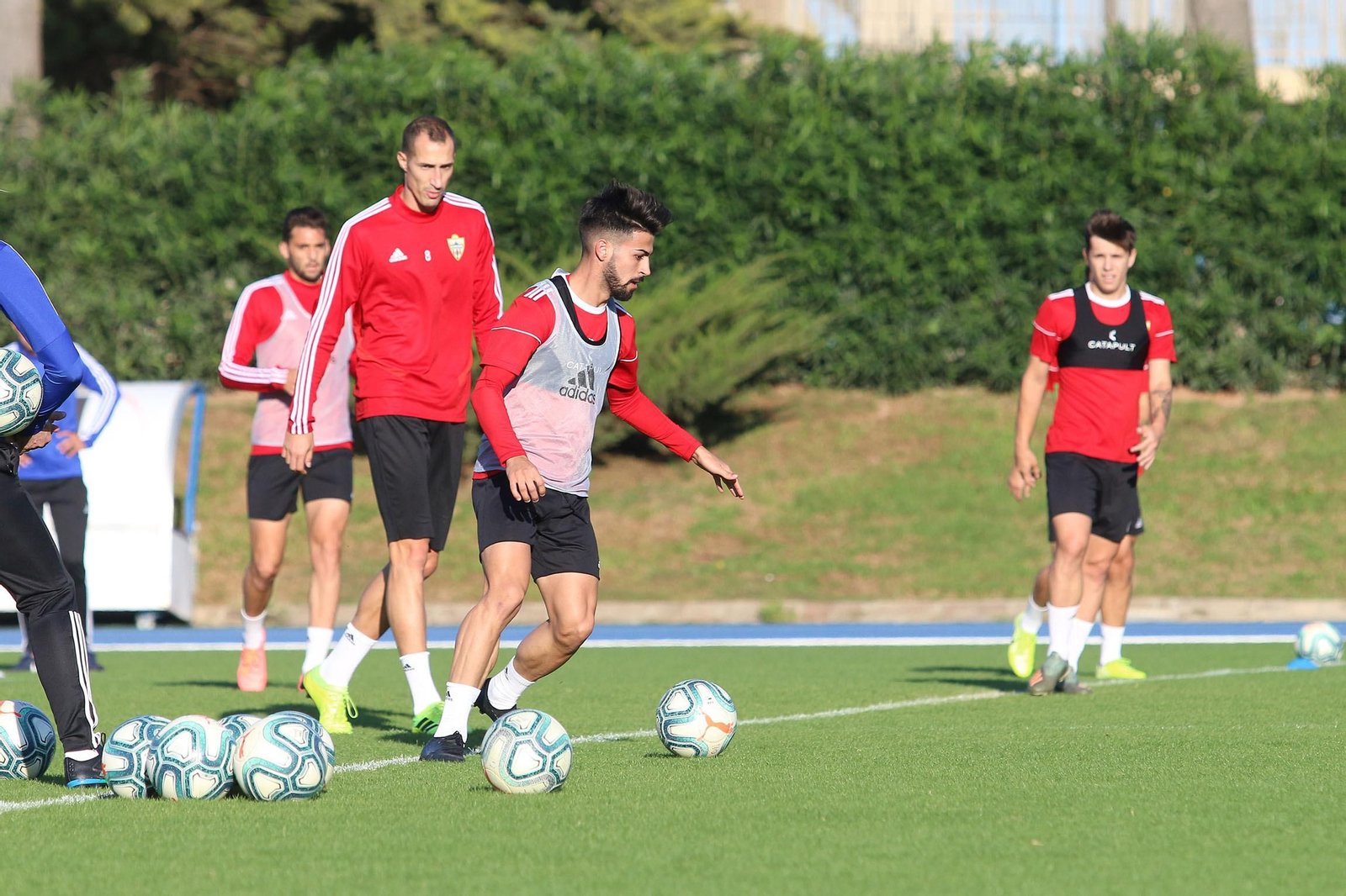 Las imágenes de la llegada de Guti a la UD Almería