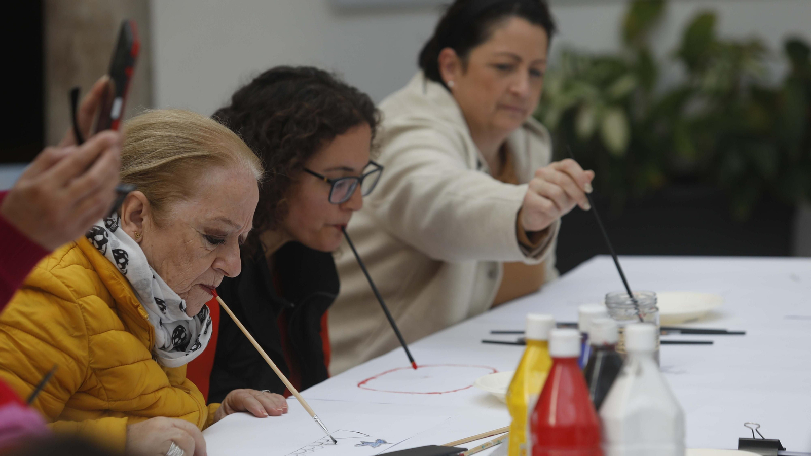 Las fotos del taller de pintura del artista Krzysztof Kosowski