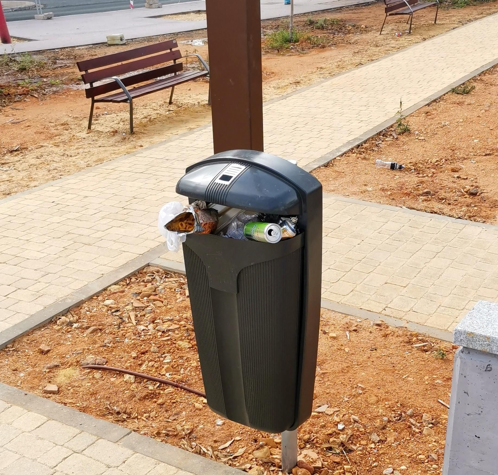 Suciedad en el Cabezo del Conquero