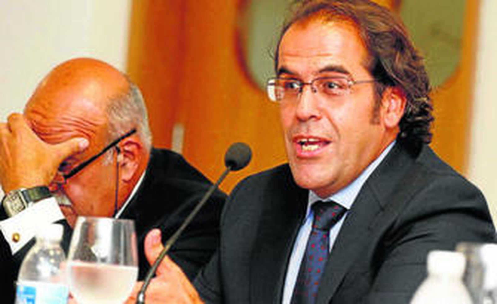 El director general de TFM, Javier Tallada, en la conferencia organizada por Loyola y Esade.