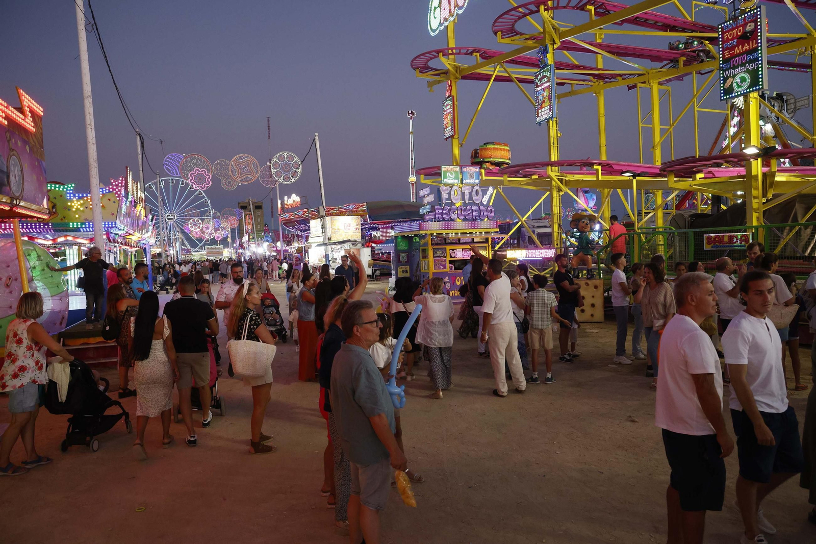 Cacharritos en la Feria de La Línea.