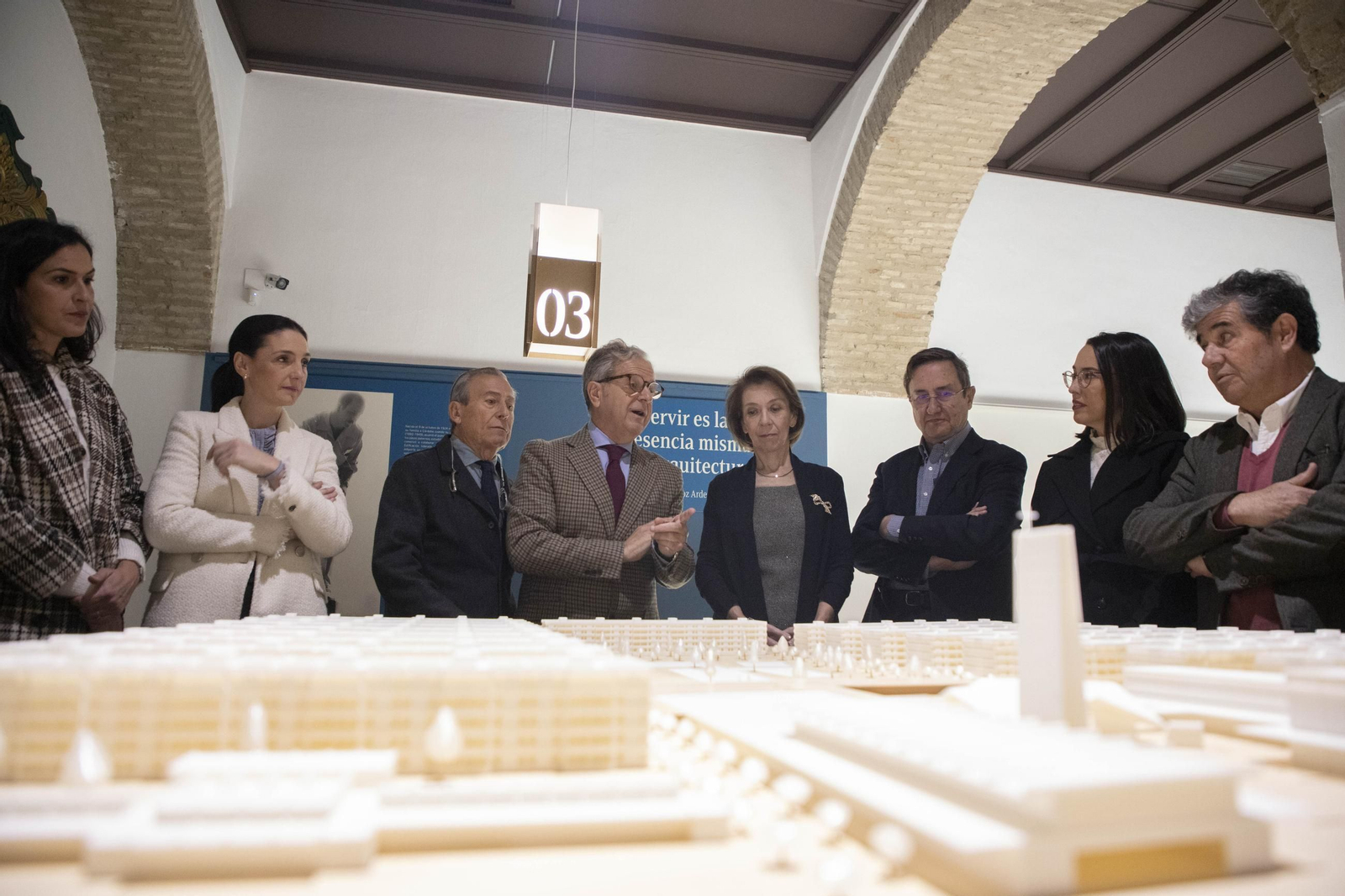 La exposición sobre la obra pública del arquitecto cordobés Rafael de La-Hoz, en imágenes