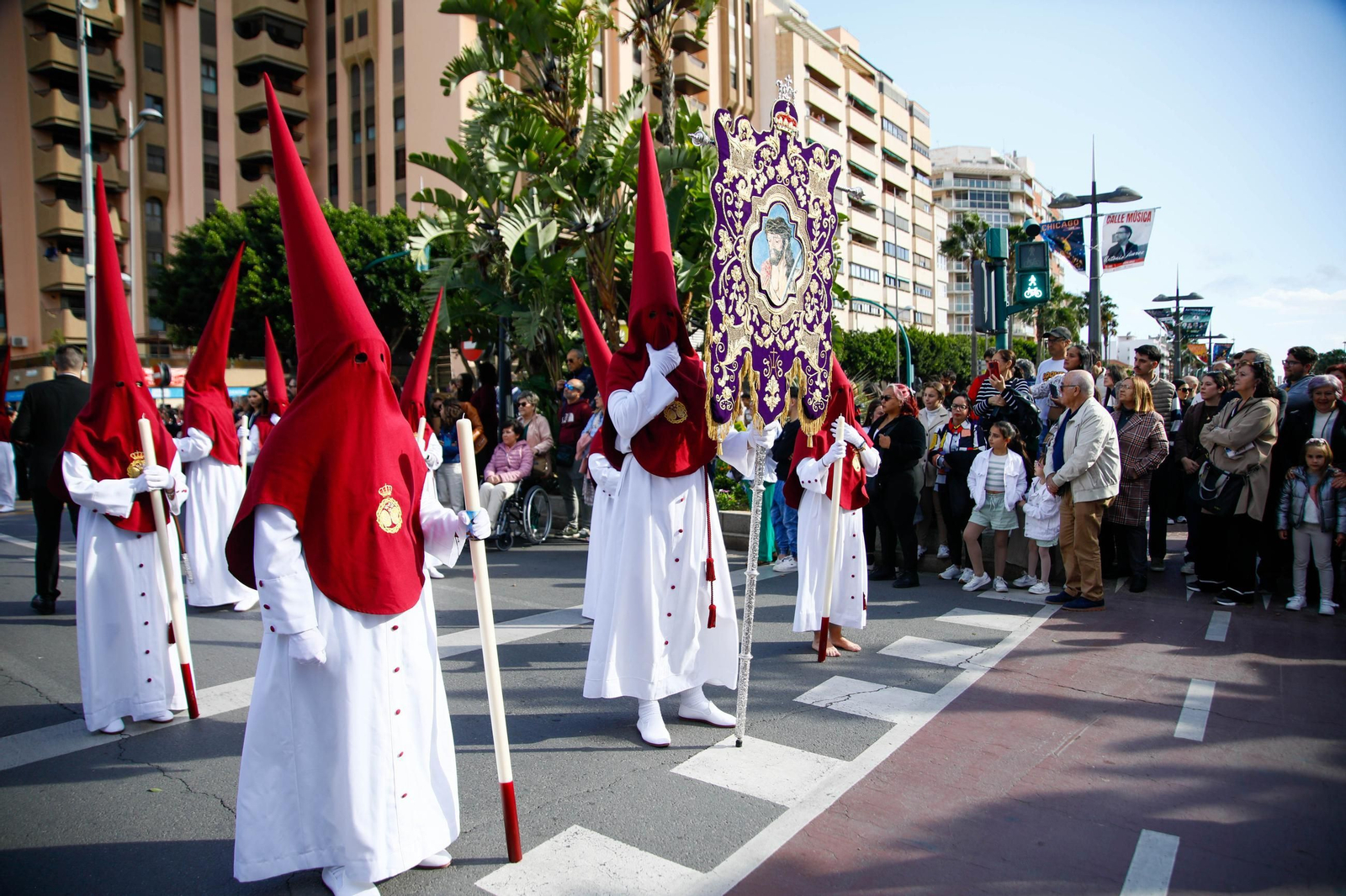Coronación en la Semana Santa de Almería 2025
