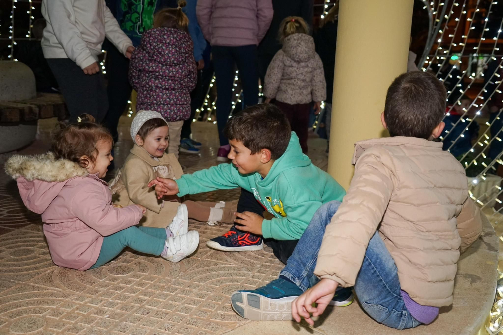 Comienza la programación navideña en Vícar con el encendido del alumbrado