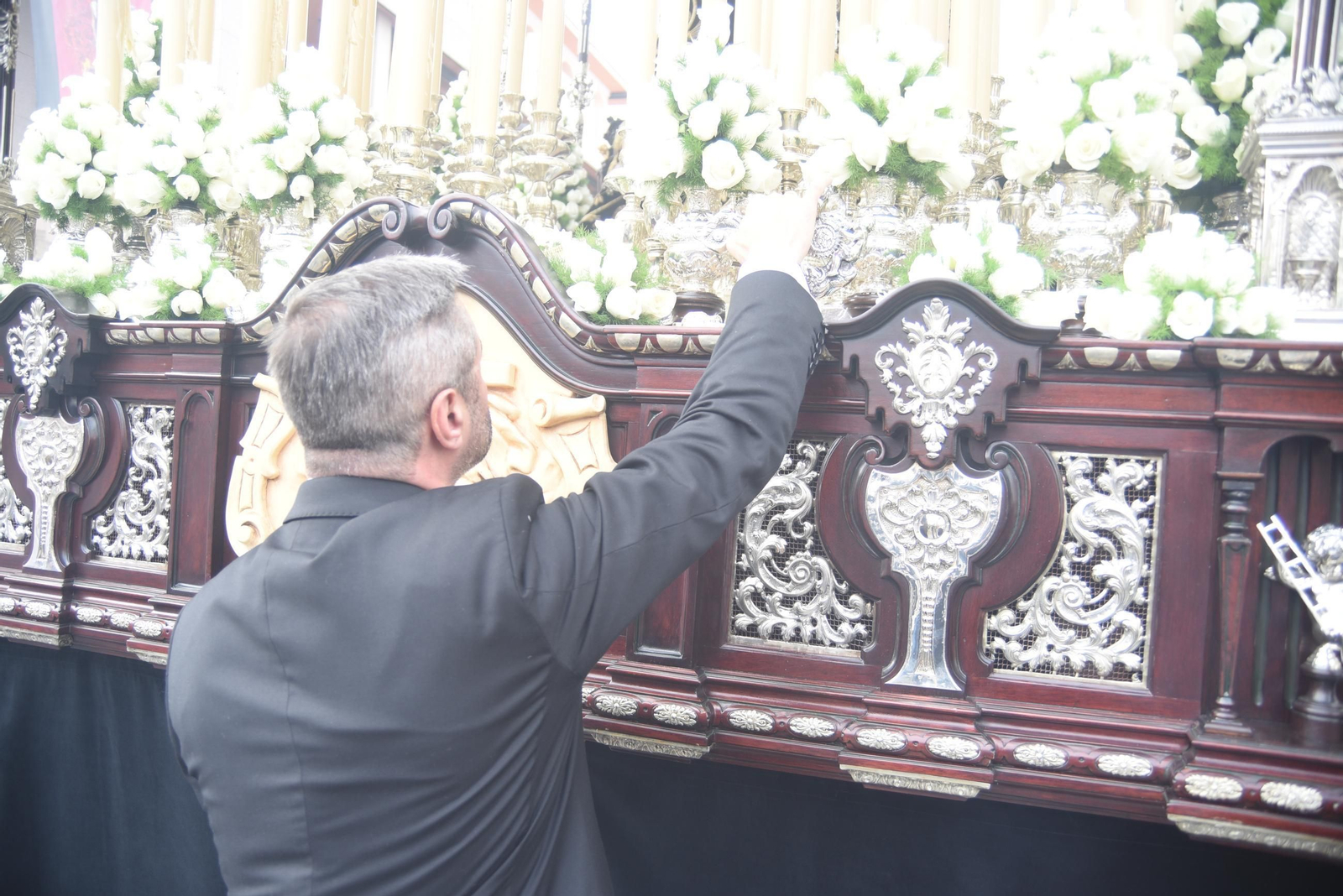 La procesión del Nazareno en este Jueves Santo de Córdoba, en imágenes