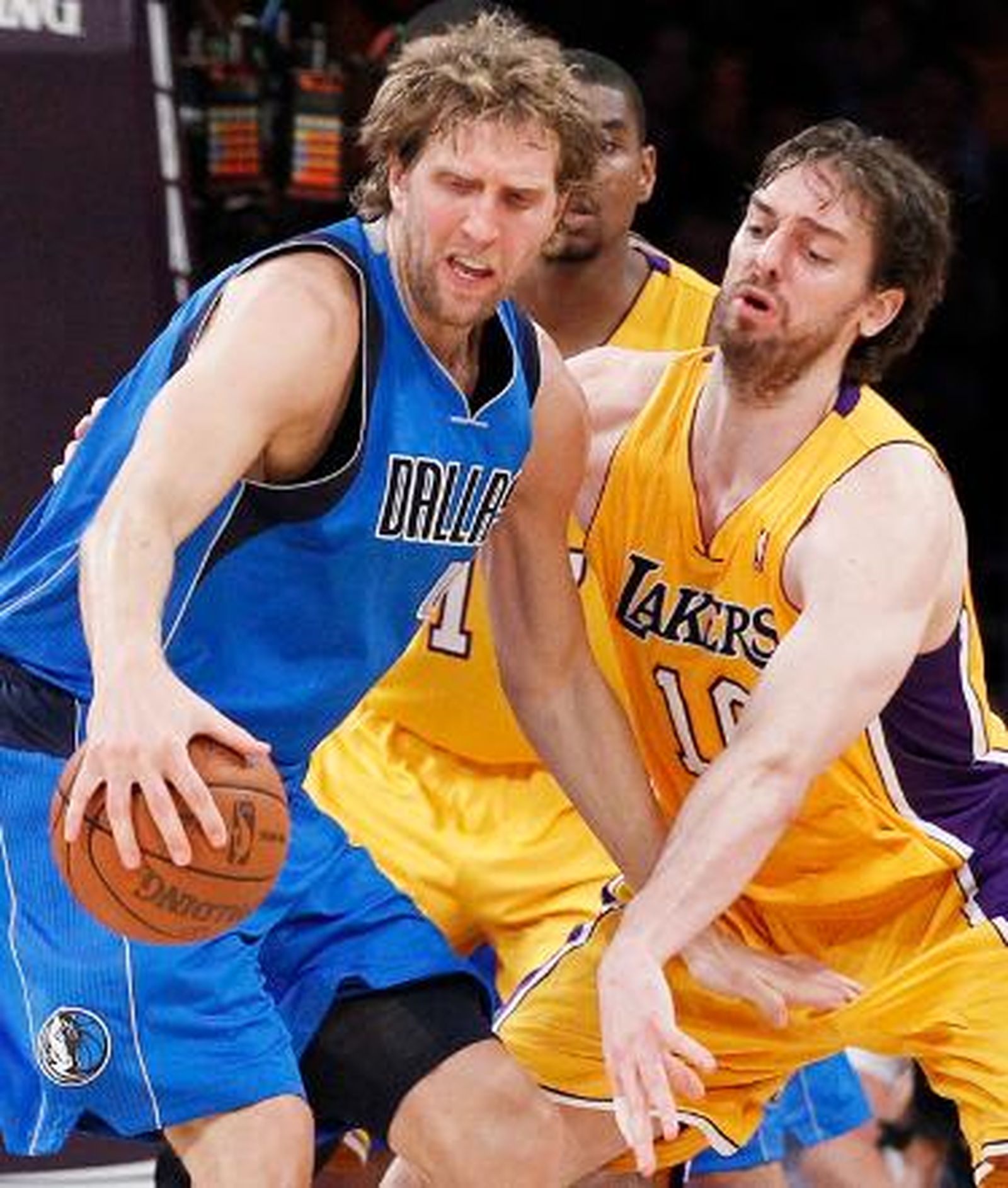 Batacazo de los Lakers frente a Mavericks (94-96)