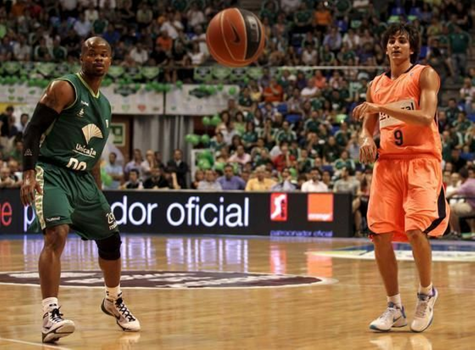 Unicaja cae eliminado de los play-off de la ACB en semifinales ante el Barcelona. /EFE