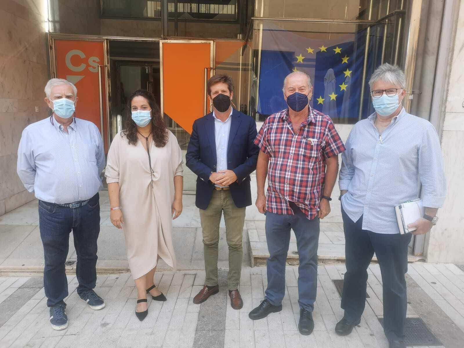 Reunión de Ciudadanos con el Consejo de Hermandades de Huelva.