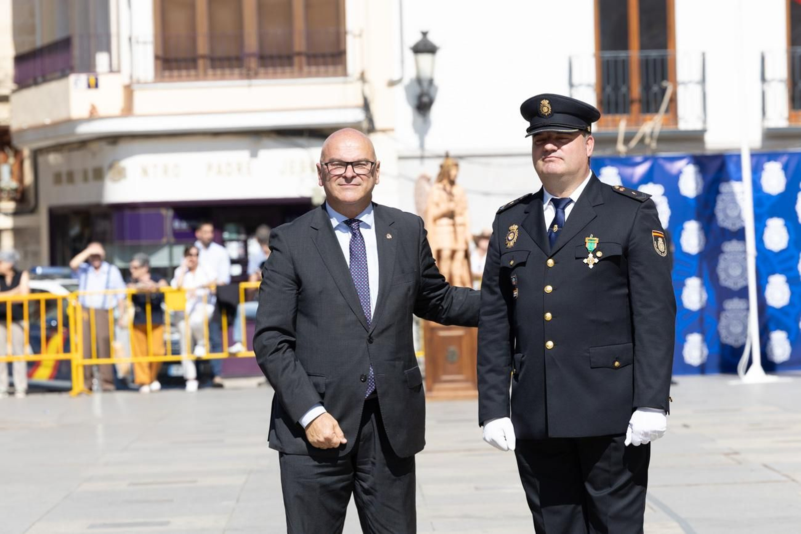 Acto por el día de la Policía Nacional, con motivo de la festividad los Santos Ángeles Custodios