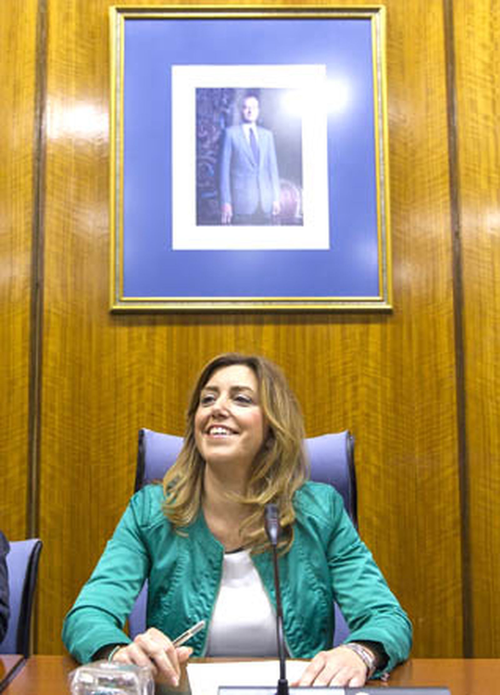 Lluvia de apoyos de los barones a Susana Díaz