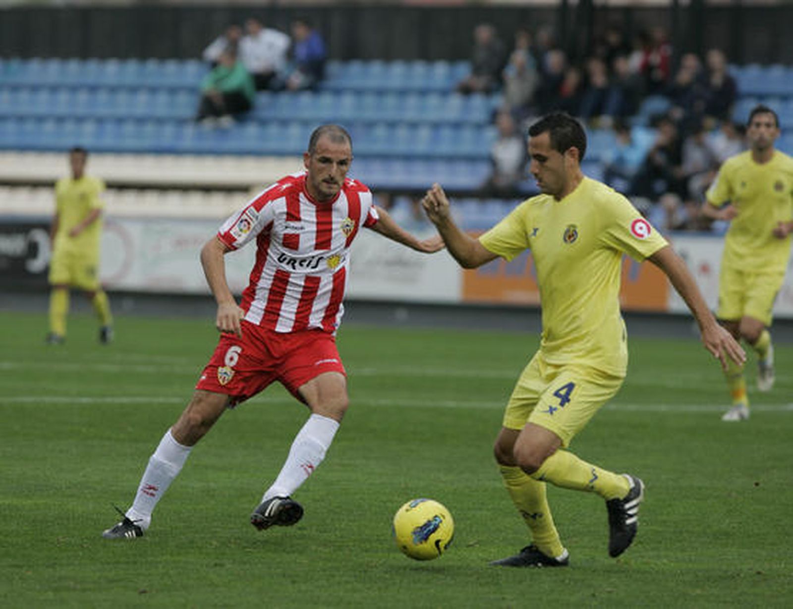 Soriano intenta completar un pase. / LOF