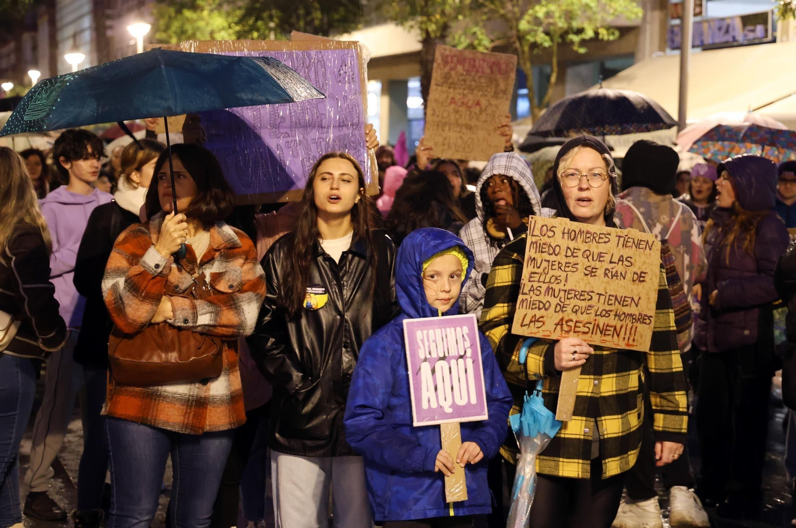 Imágenes de la manifestación del 8M en Huelva