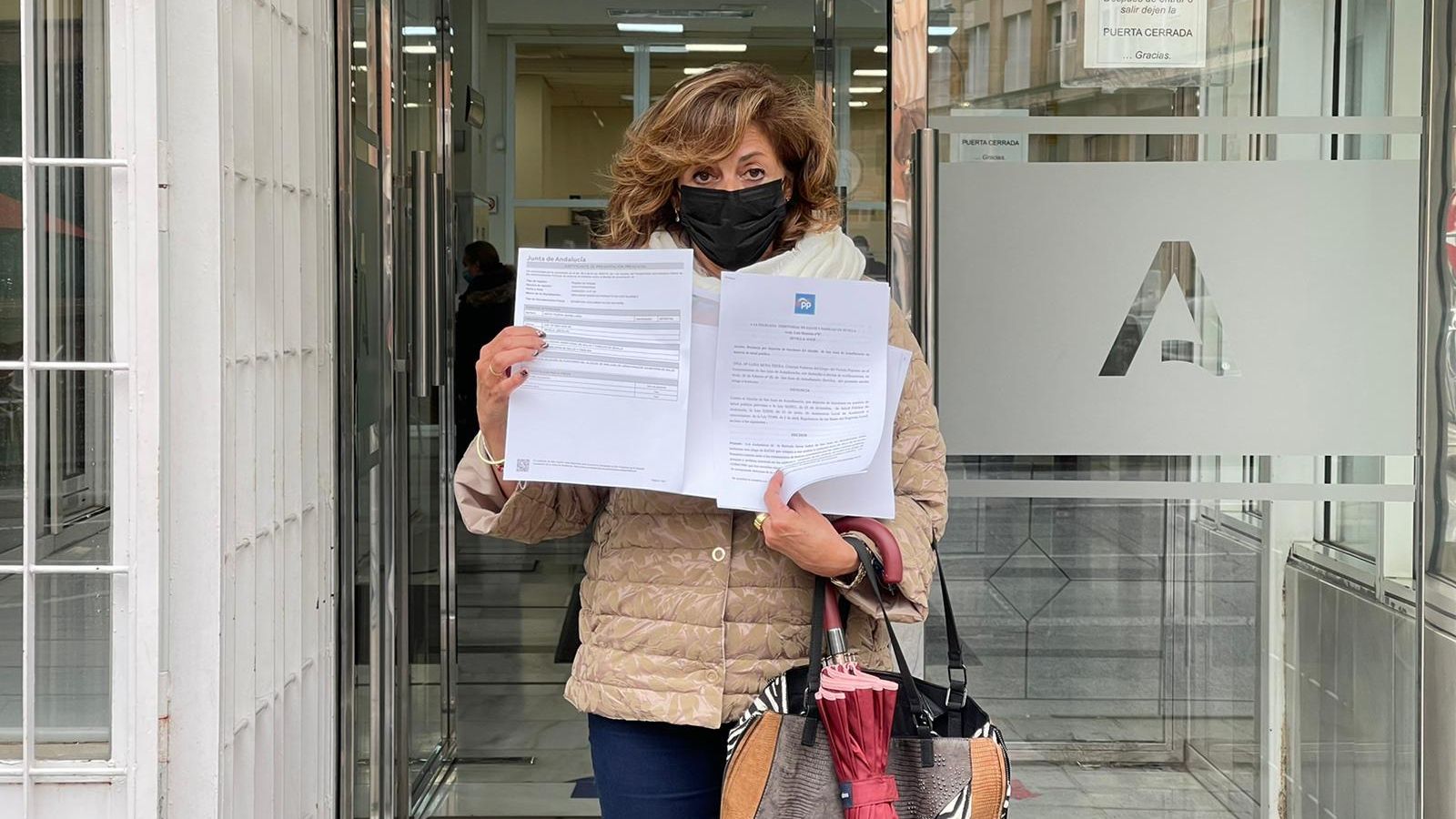 La portavoz del PP en el Ayuntamiento de San Juan, María Luisa Moya, tras registrar la denuncia contra el alcalde.
