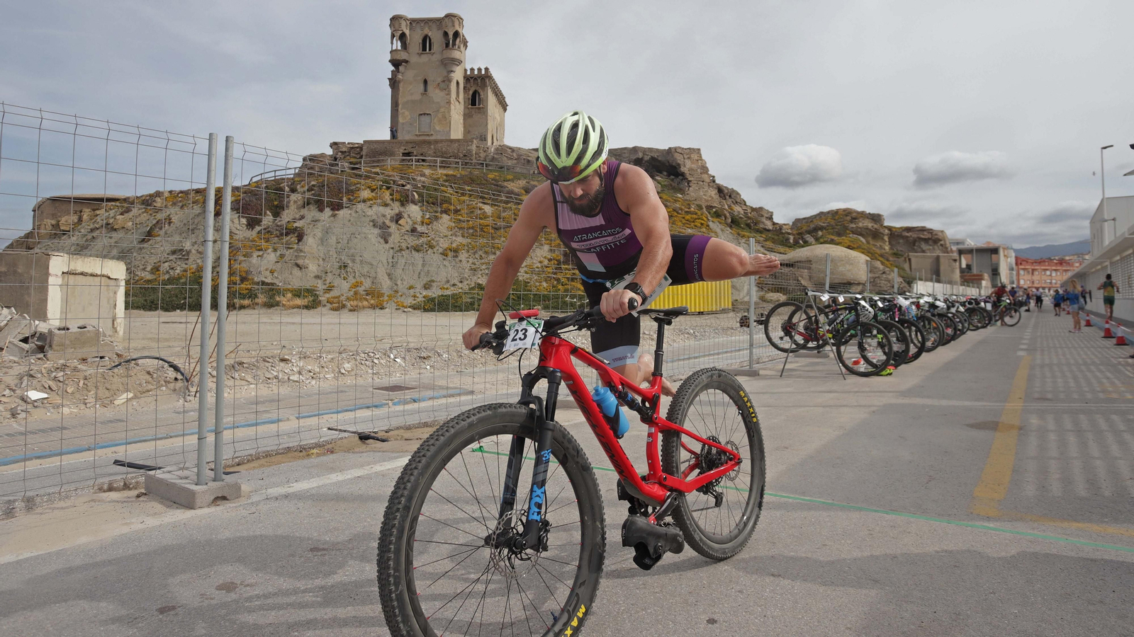 Fotos del I Triatlón Cros del Viento en Tarifa