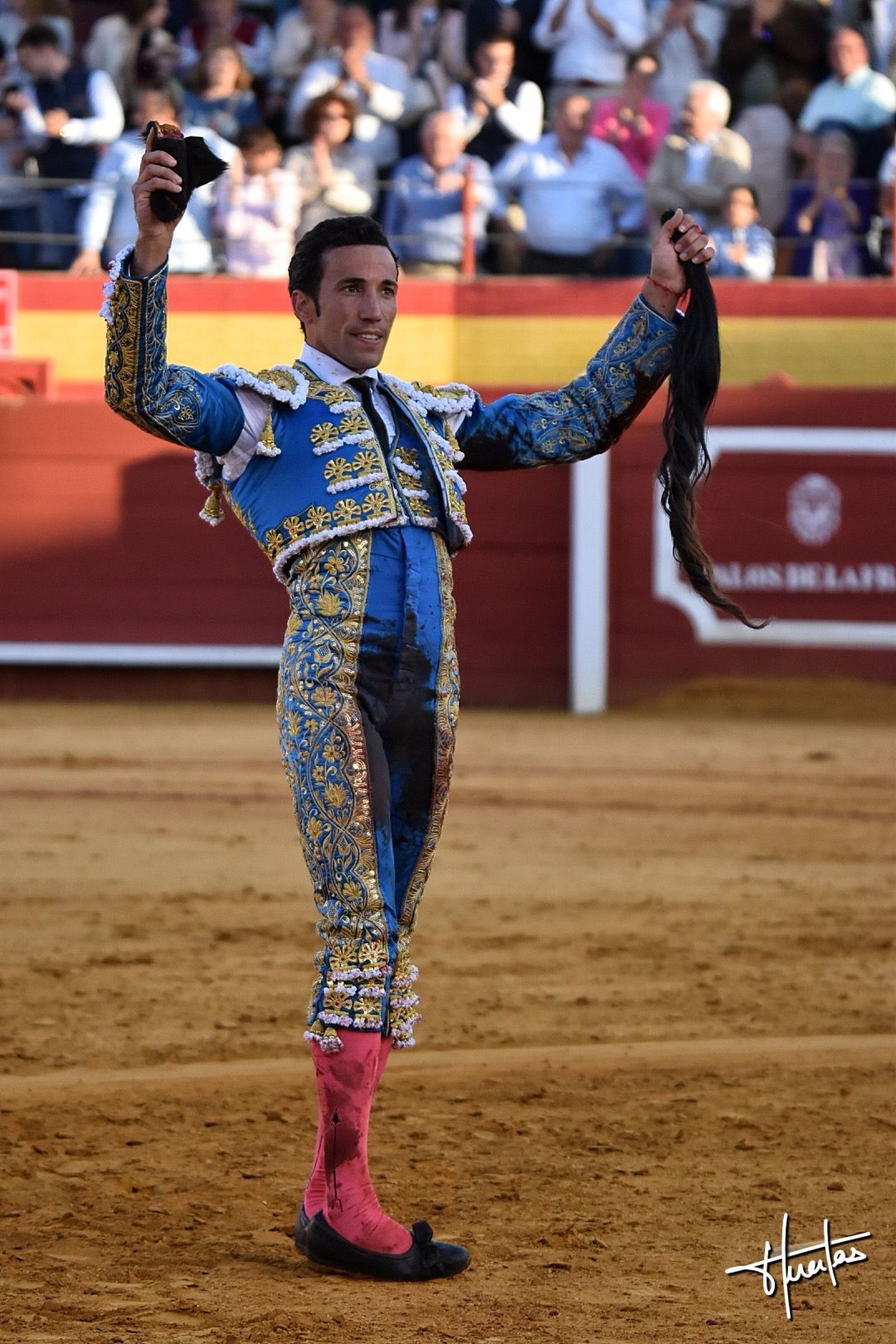 Miranda agranda su tarde frente a un gran sexto en el Coso del Descubrimiento