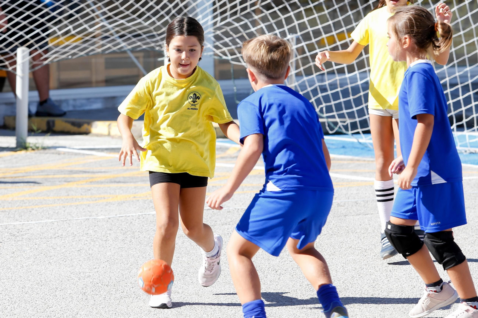 Las fotos de la II jornada de balonmano calle de Bahía Plaza, en Los Barrios