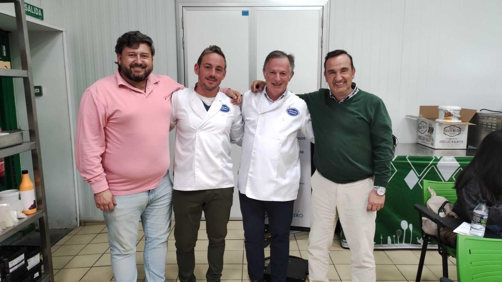 Javier Franco (a la derecha) en una cata de helados en Estepa