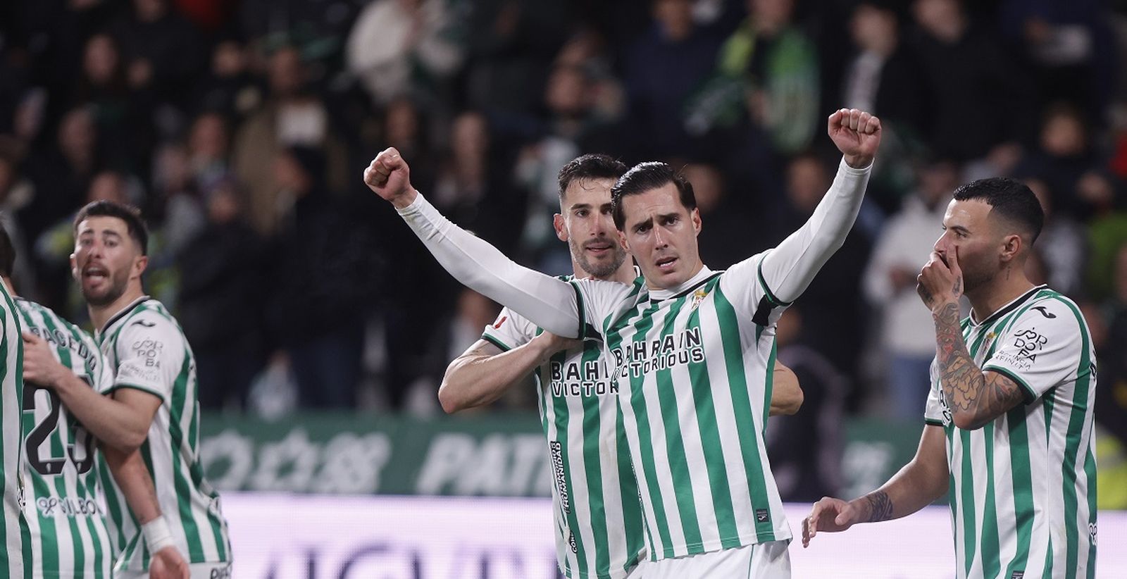 Sergi Guardiola celebra uno de sus dos goles al Valladolid.