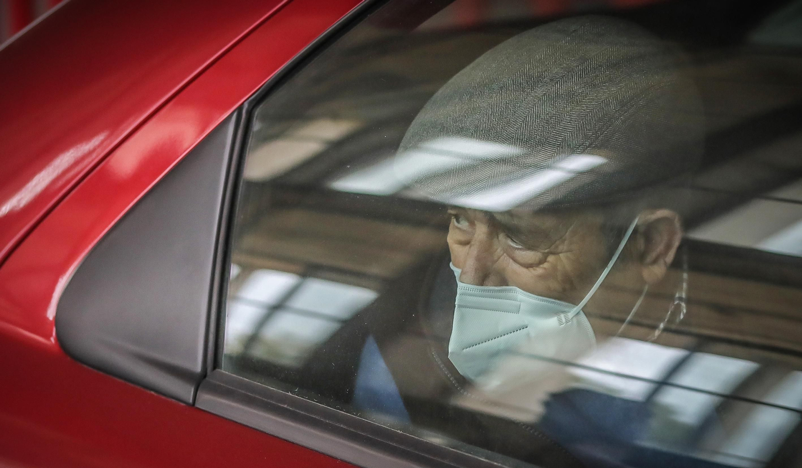 Sanitarios vacunan diariamente en Ifeca a miles de ciudadanos