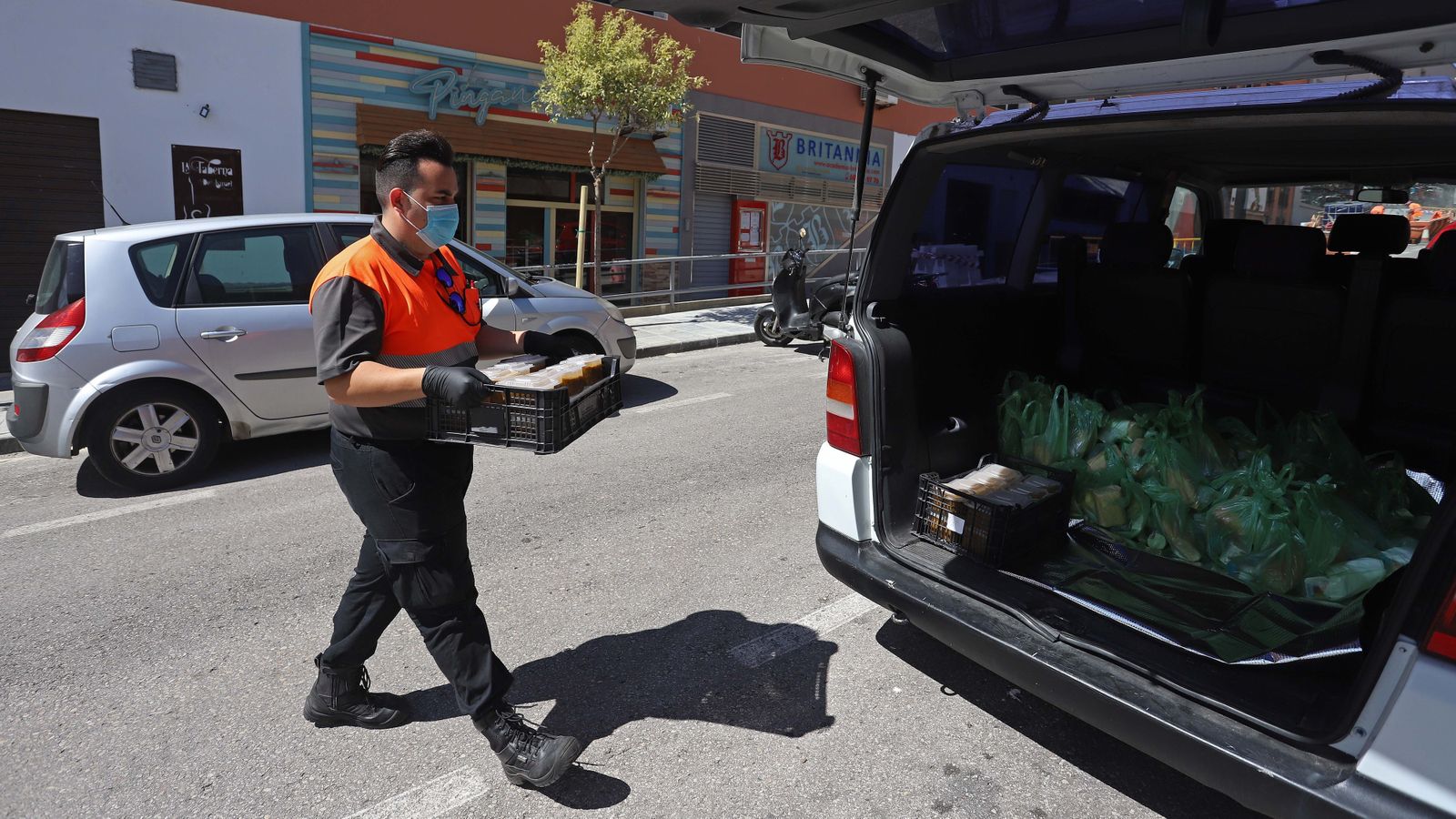 Los fogones que preparan los menús del Comedor del Carmen de Algeciras