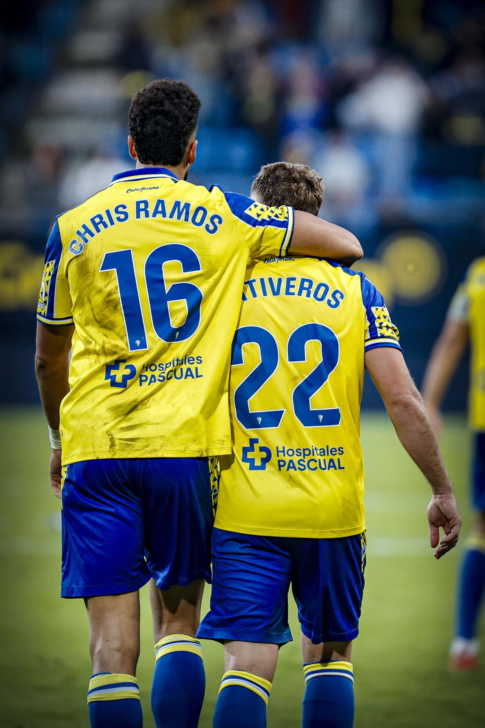 Búscate entre las fotos del partido de fútbol Cádiz CF - Albacete Balompié