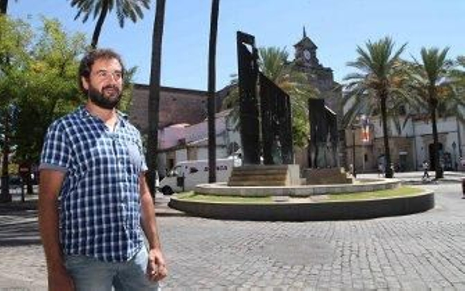 "Hay monumentos en la ciudad que asustan a los visitantes" "Hay monumentos en la ciudad que asustan a los visitantes"