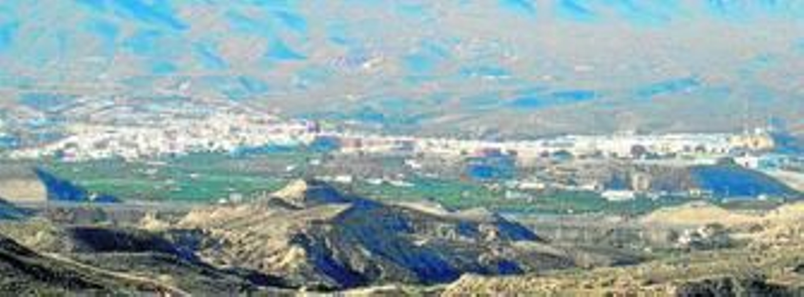Panorámica del municipio de Benahadux, ubicado en las última estribaciones de la Sierra de Gádor.