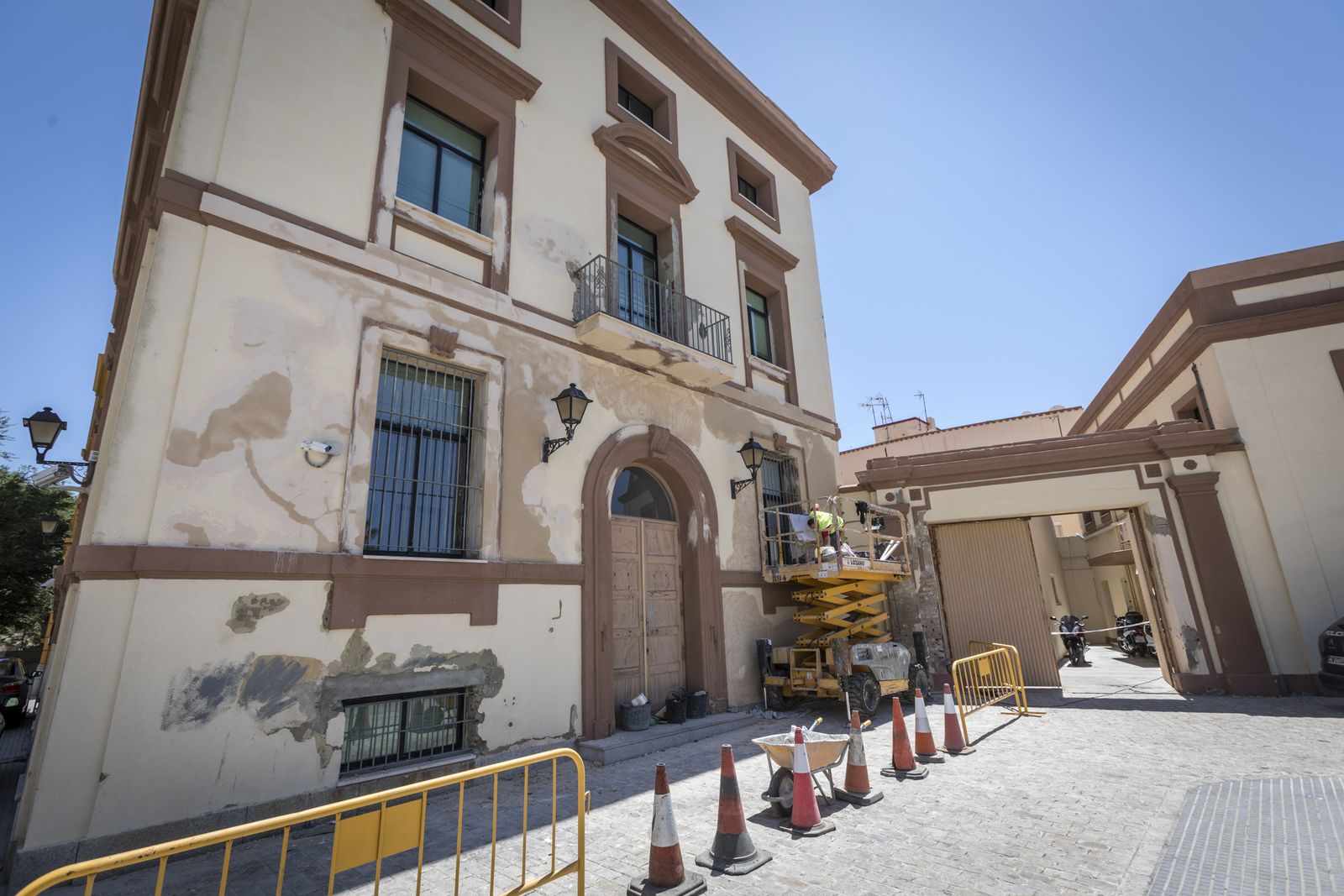 Puerta principal de las Oficinas de DNI en la Avenida Fernández Ladreda.