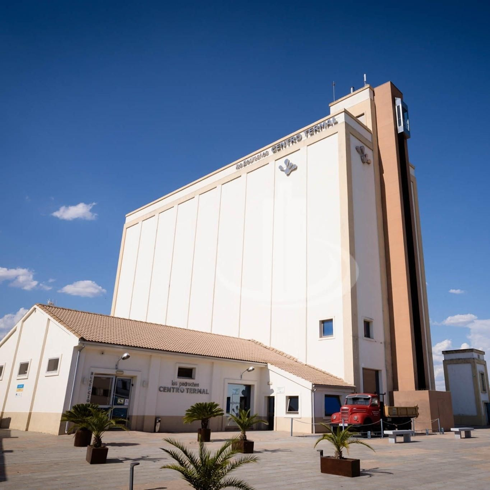 El Centro Termal Los Pedroches ocupa un antiguo silo de Alcaracejos El Centro Termal Los Pedroches ocupa un antiguo silo de Alcaracejos