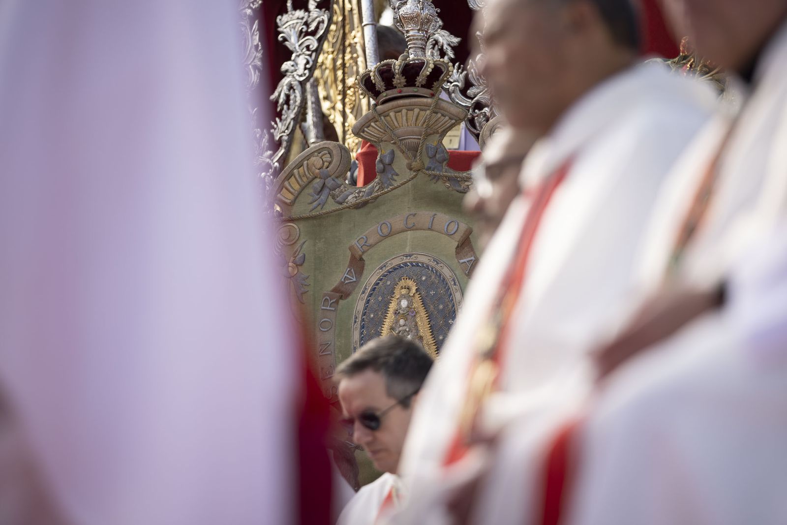 El Rocio 2023: Imágenes de la misa Pontifical del Domingo de Pentecostés