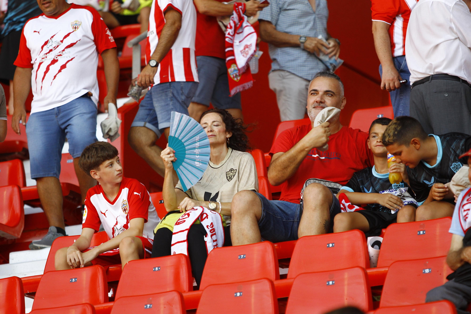 Imágenes del partido U.D. Almería-Rayo Vallecano
