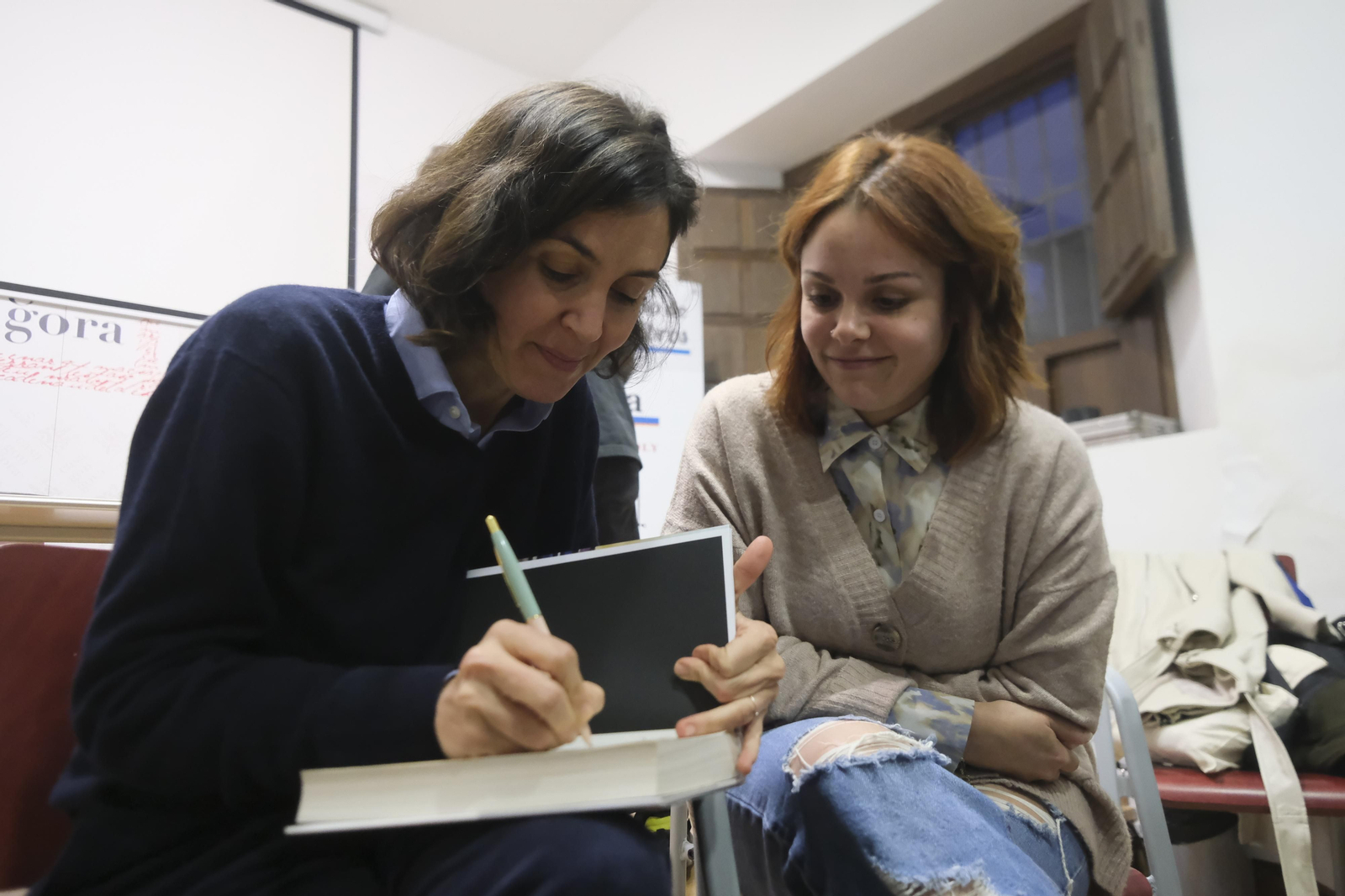 Las imágenes de la presentación de la obra ‘Historias de mujeres casadas’ de Cristina Campos en Córdoba