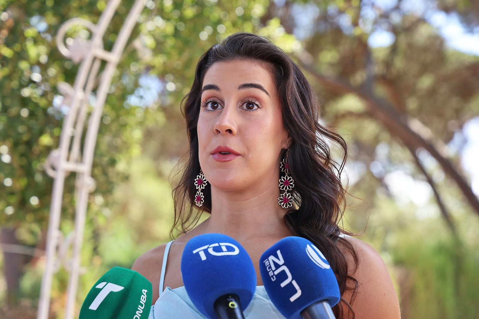 Imágenes de los invitados al acto de entrega del VI Premio Reconocimiento Andaluz a Carolina Marín