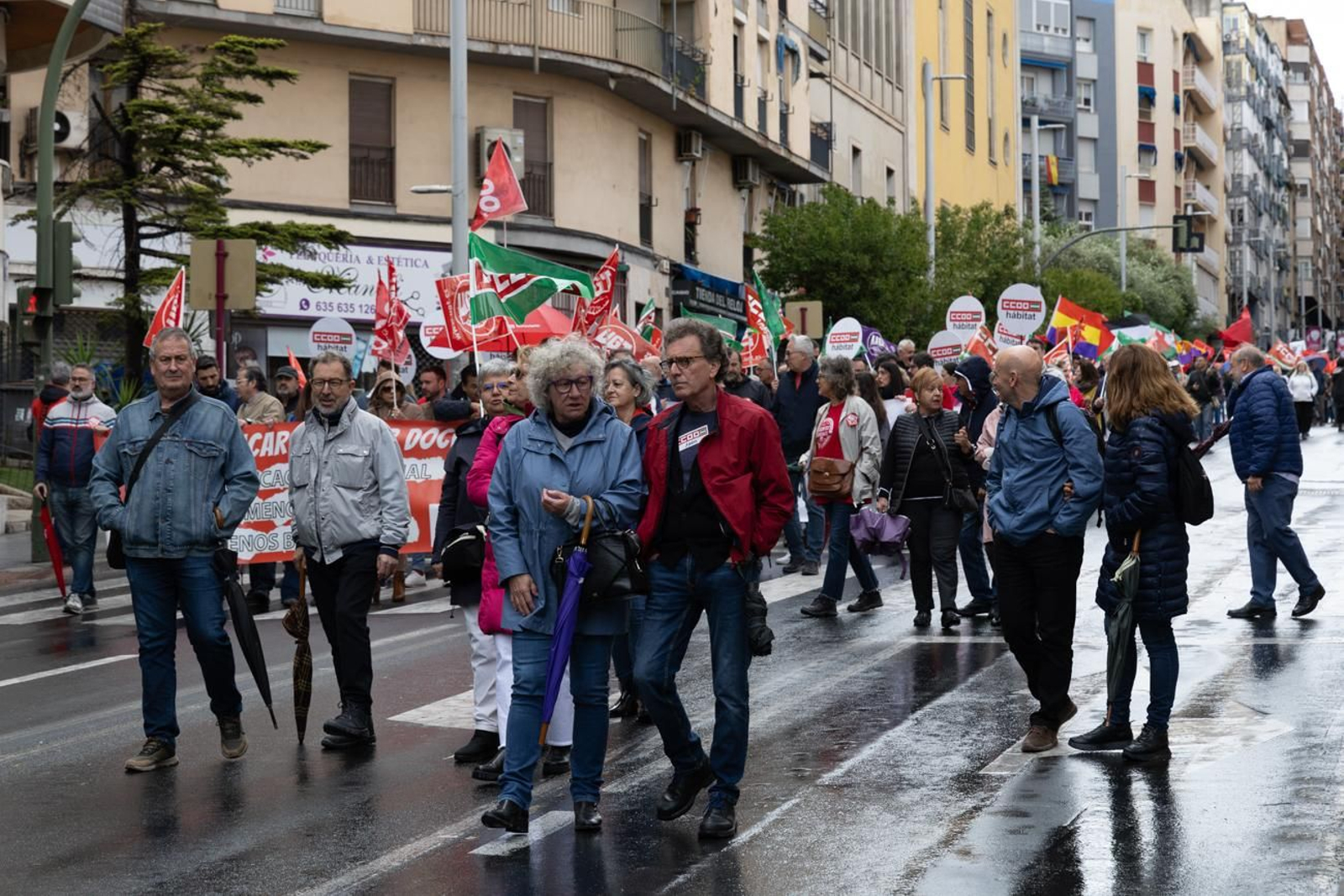Unas 200 personas han participado en la manifestación por el Día del Trabajo.