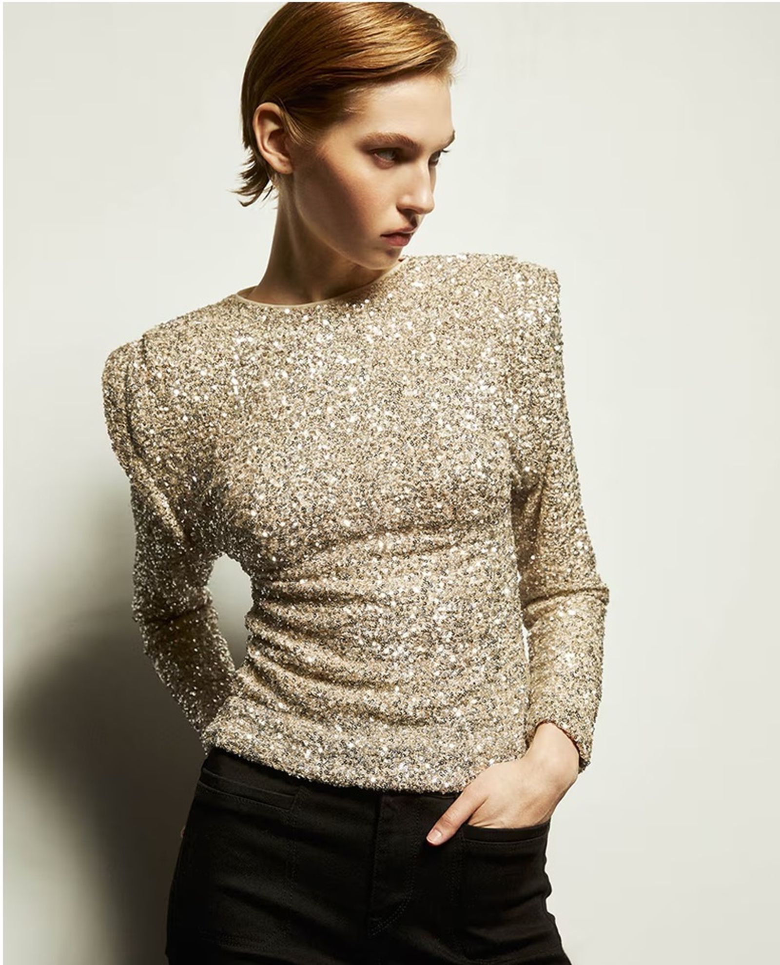 Top de lentejuelas de Mango.