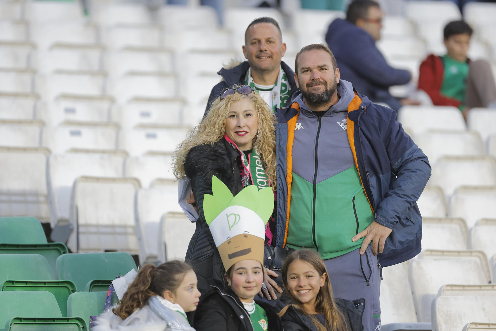Búscate en las fotos del Betis-Girona