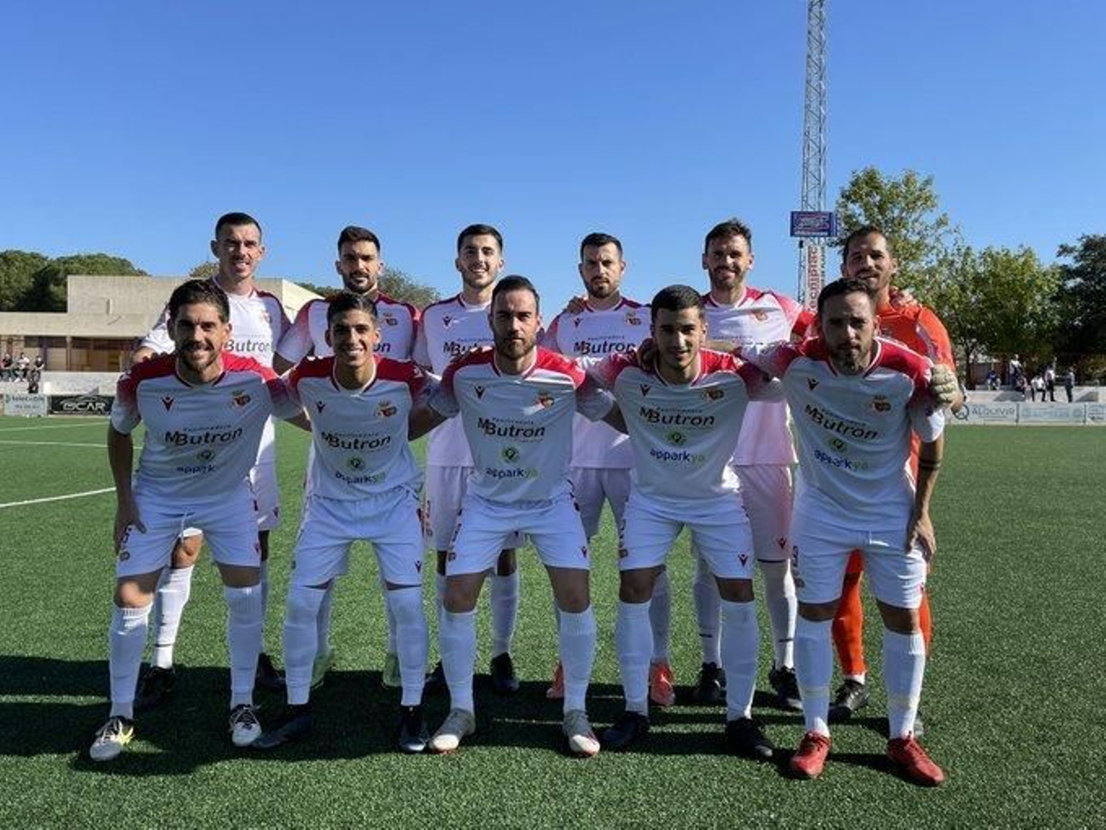 Formación del Chiclana en un partido de este curso.