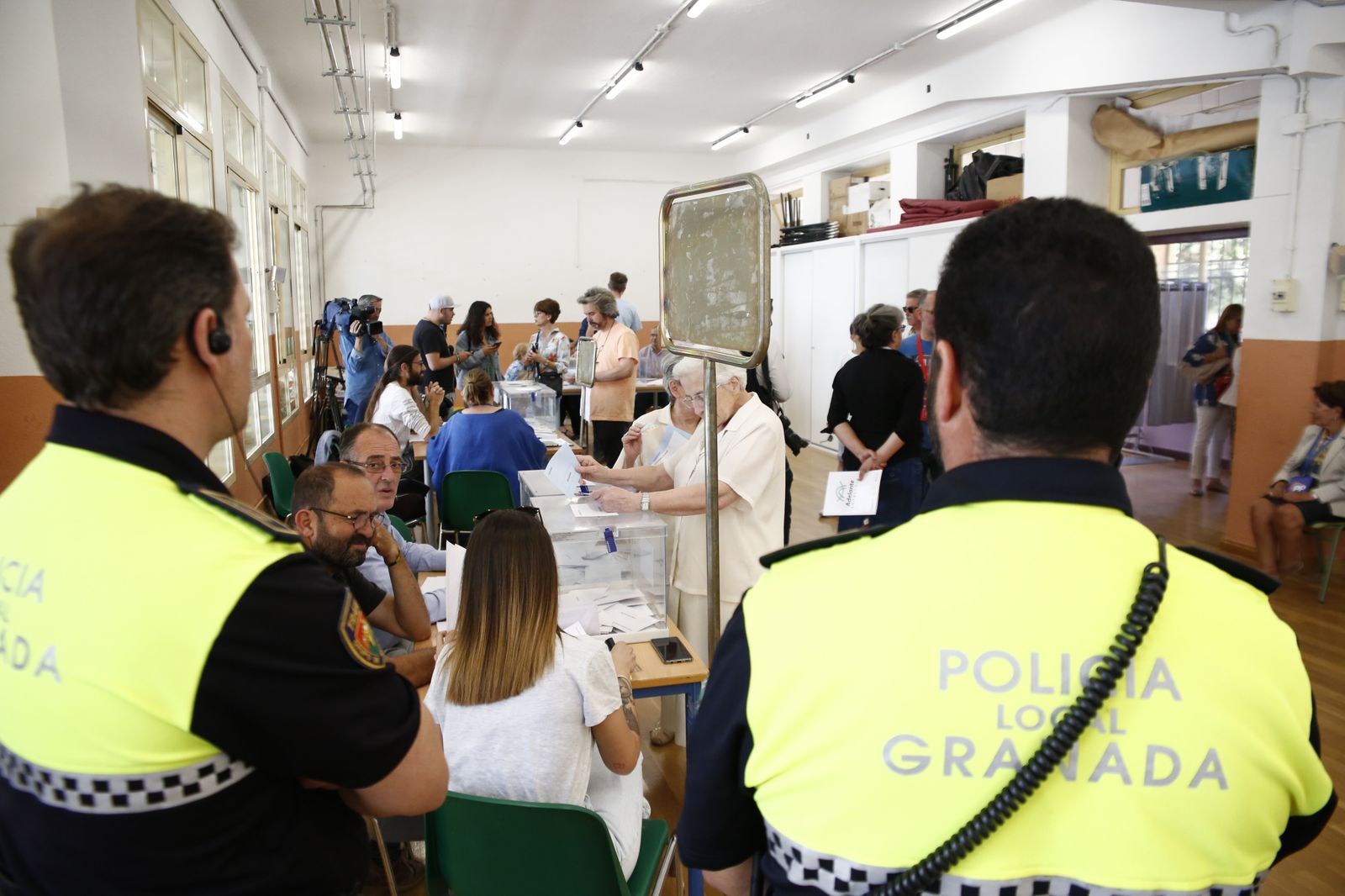 Imágenes de la jornada de votación en Granada