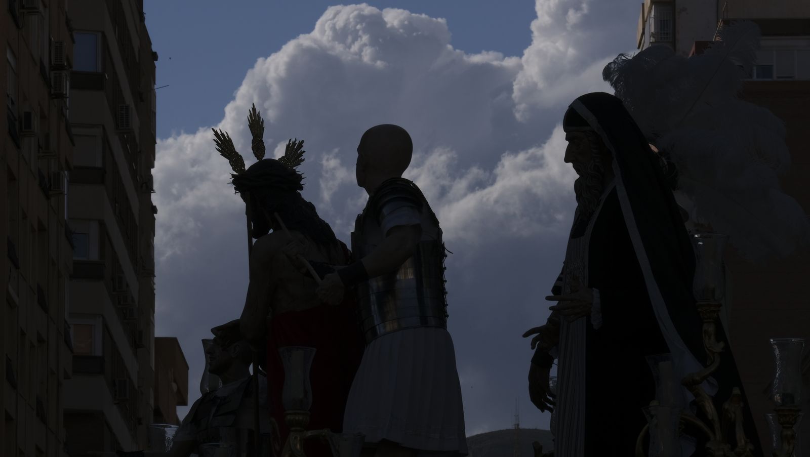 Fotogalería de la procesión de Coronación. Semana Santa Almería 2022.