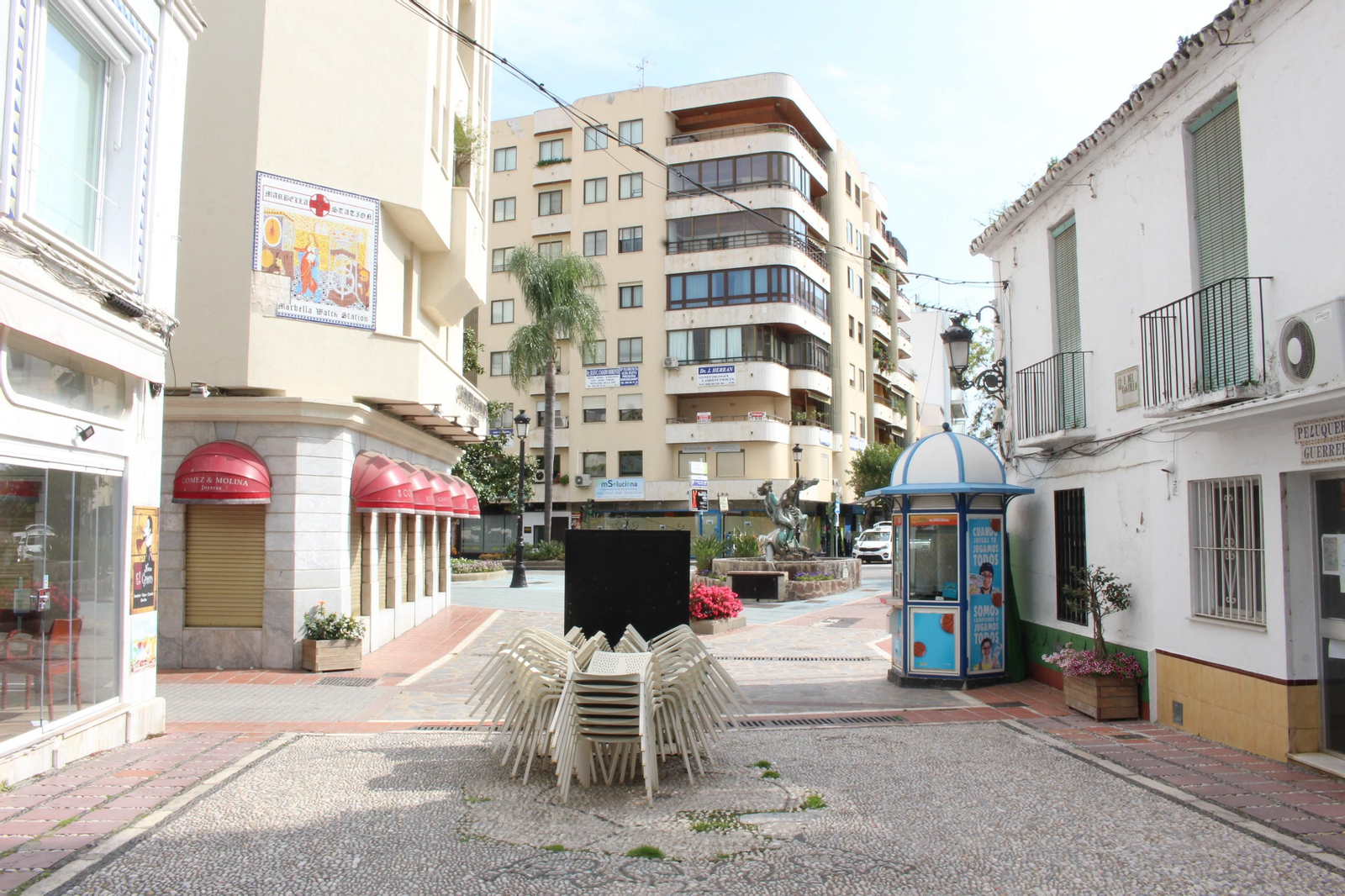Vista general de la calle Enrique del Castillo, en Marbella.