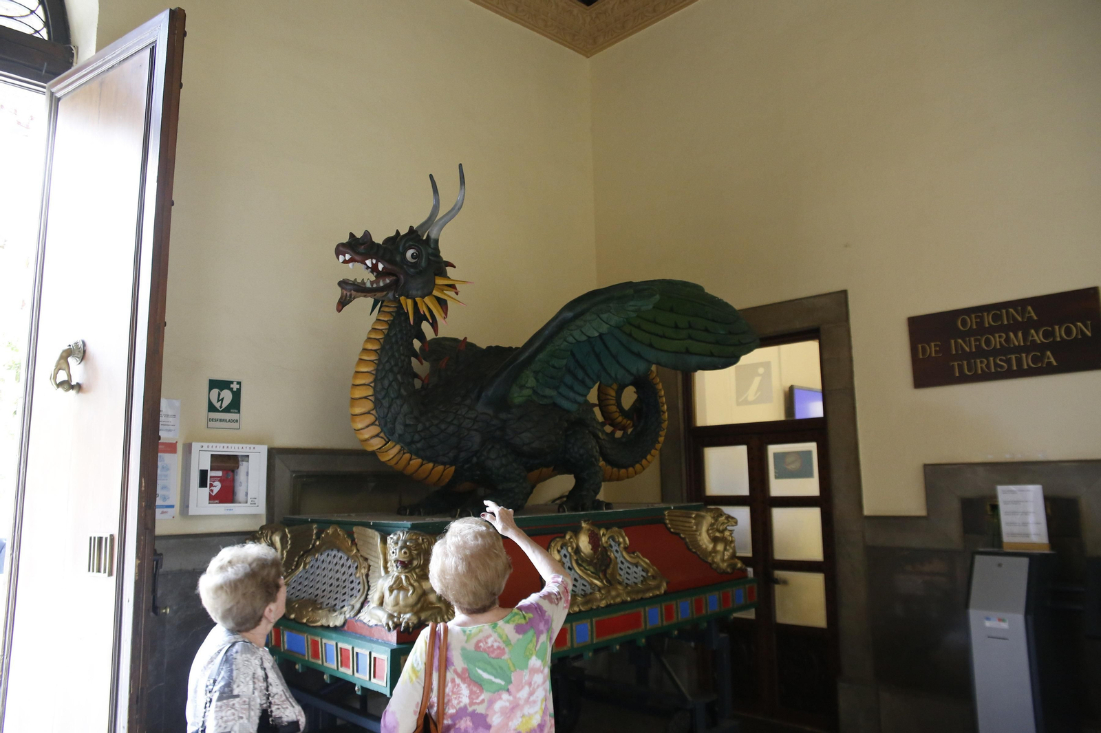 La Tarasca paseará el miércoles por las calles del centro.