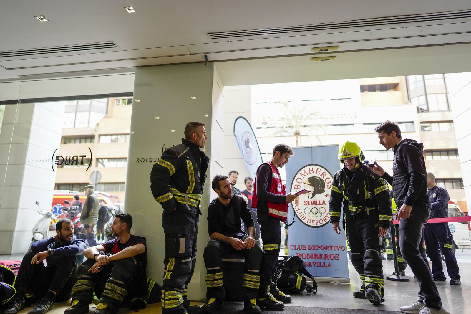 La cronoescalada de los bomberos en la Torre de los Remedios, todas las fotos