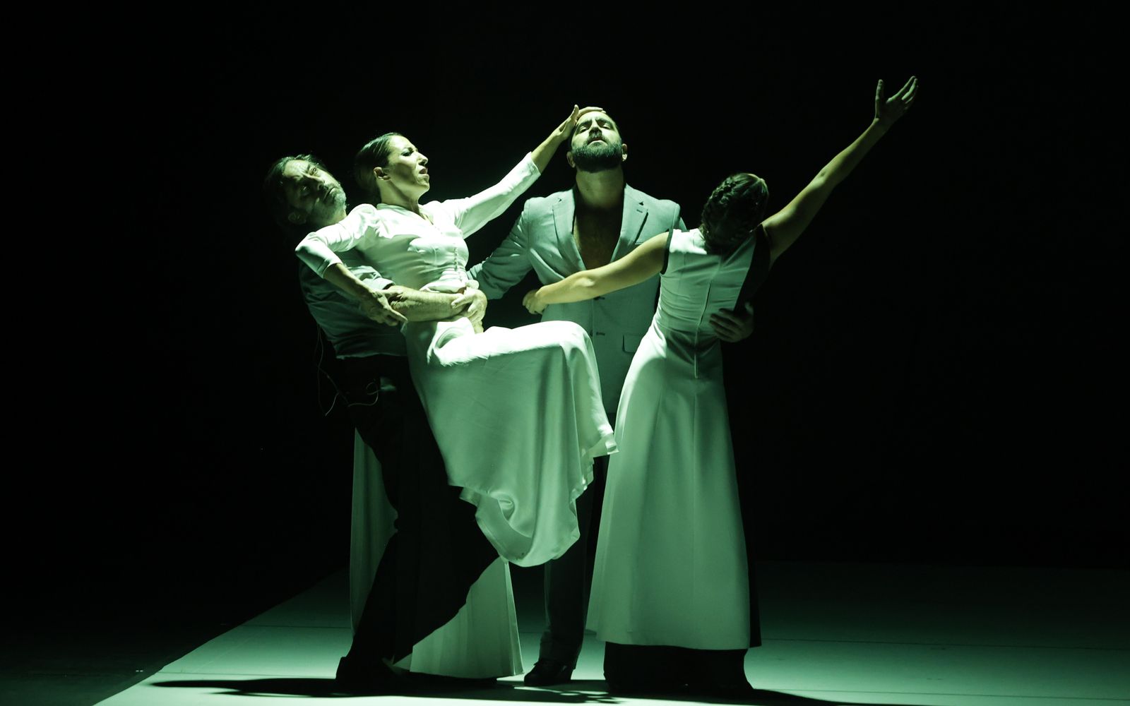 Las imágenes del espectáculo de Ana Morales en la Bienal