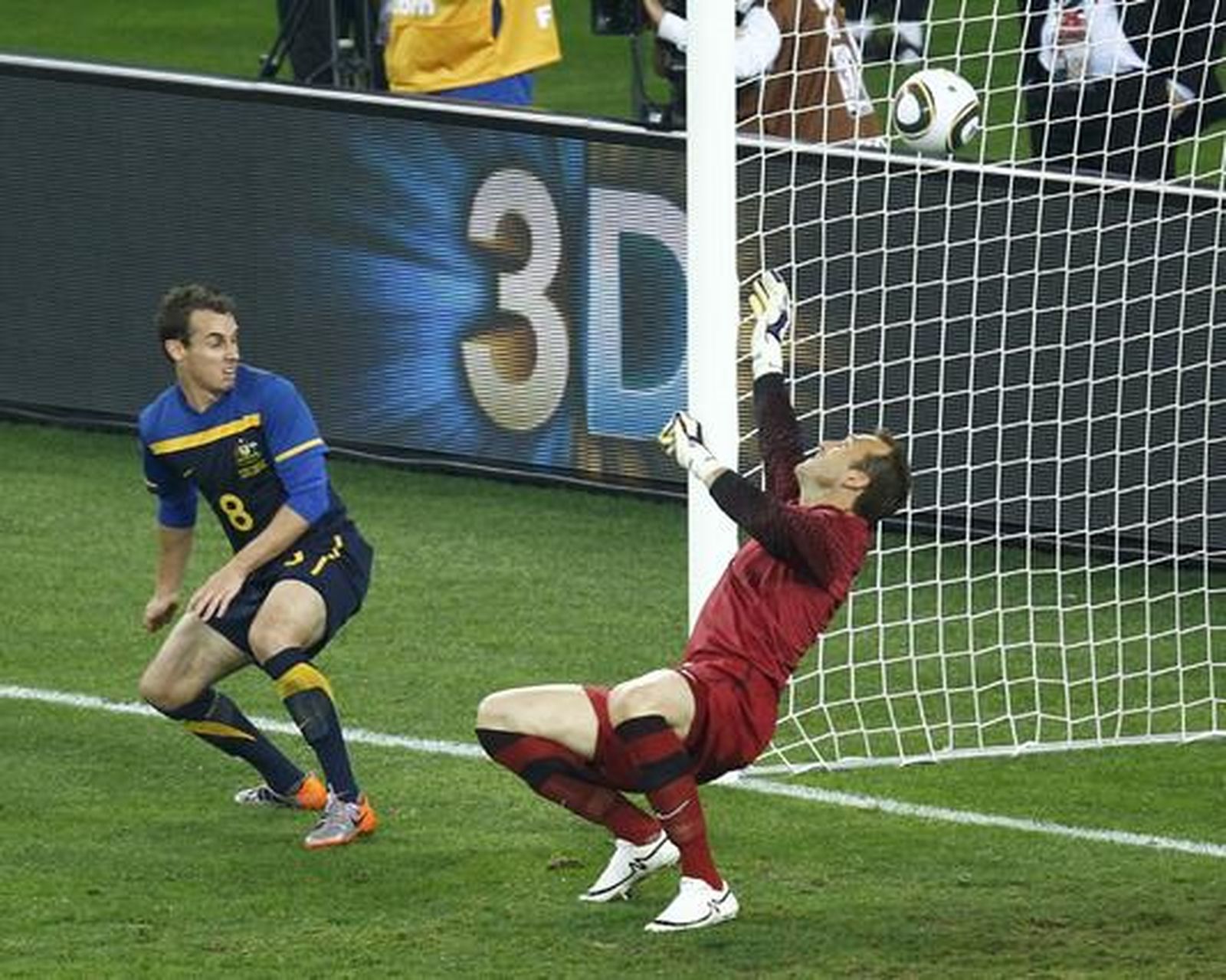 Alemania golea en su debut ante Australia en el Grupo D. / Reuters