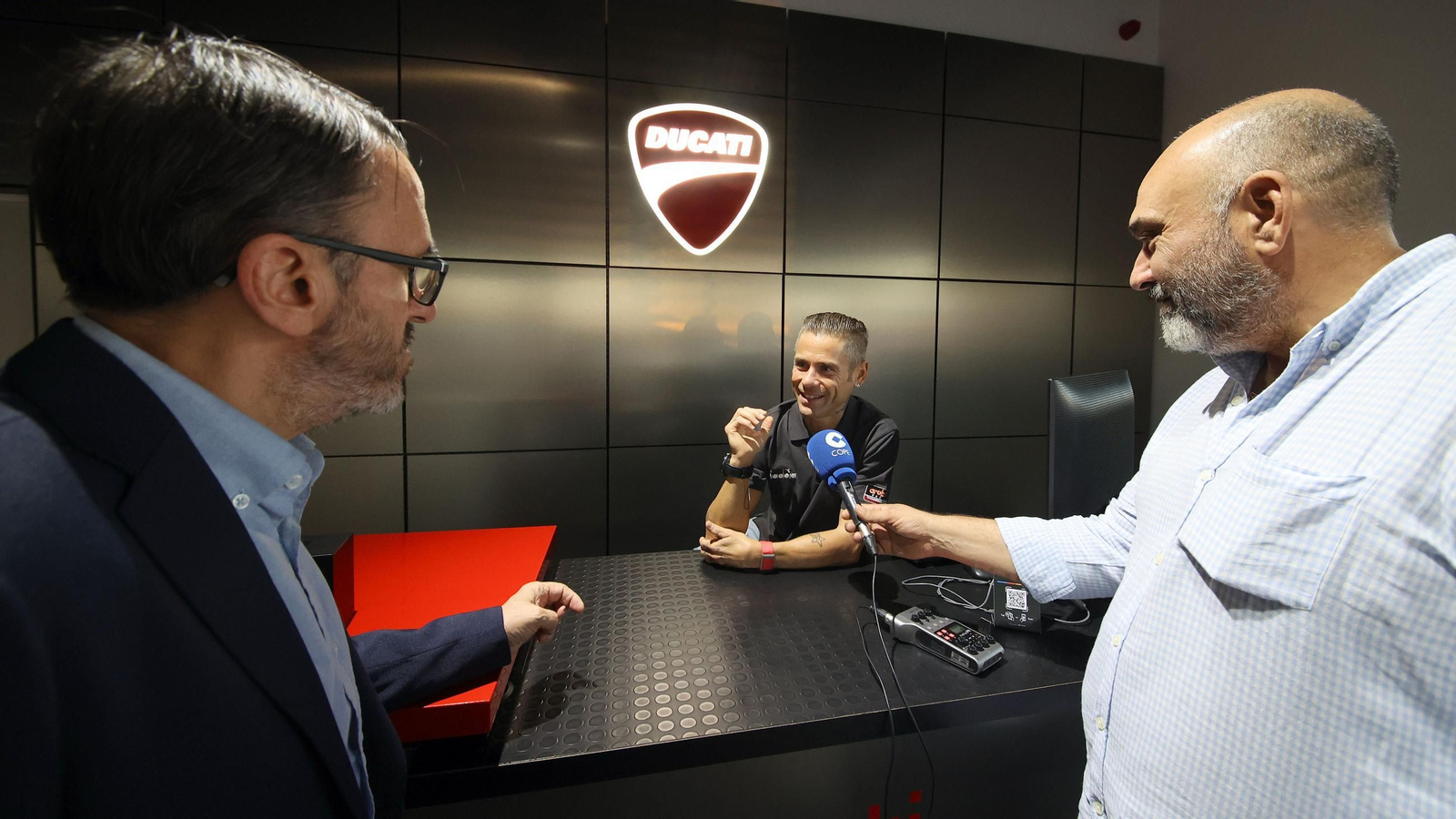 Concesionario Ducati y Alvaro Bautista 13.jpg