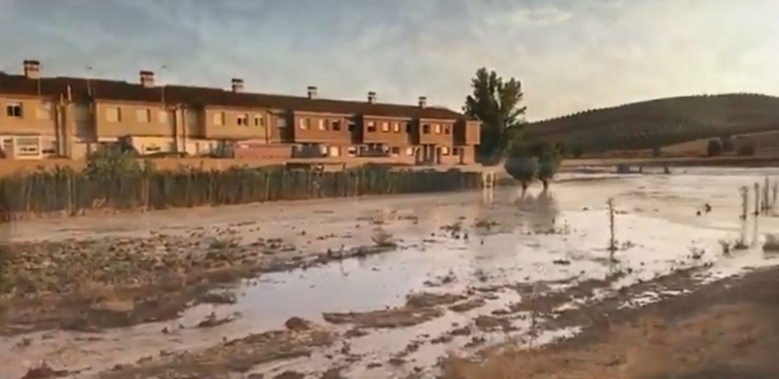 Imagen del municipio de Campotéjar anegado por las lluvias