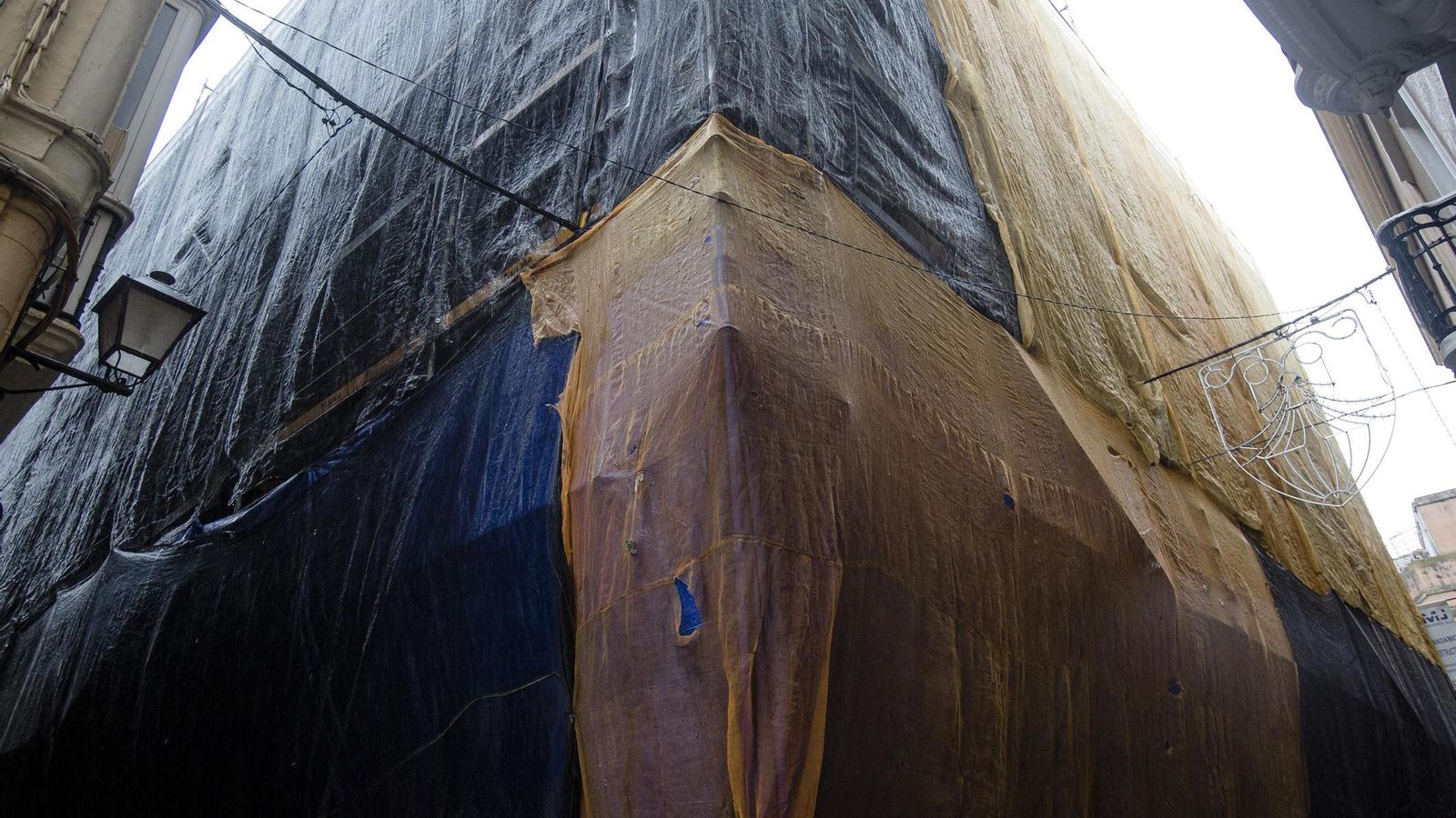 Obras en la antigua residencia de Benito Cuesta.